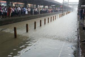 Mumbai Rains: CR and WR local trains delayed due to waterlogging