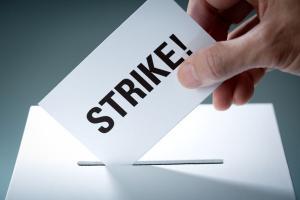 Unions in banking sector threaten indefinite strike 