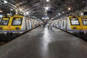 Mumbai Crime: Thief snatches train guard's mobile phone at Mahim