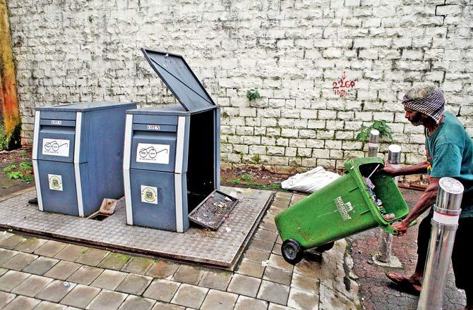 The underground bins were introduced by the BMC to avoid the filth and stench that the traditional public garbage bins cause