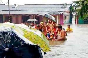 Mumbai Rains: Ganesha immersed as homes submerge in Navi Mumbai