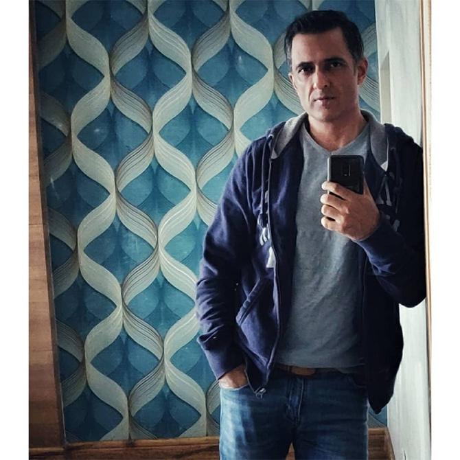 Sanjay Suri was slated to play Rajiv Gandhi in Jagmohan Mundra's biopic on Sonia Gandhi.