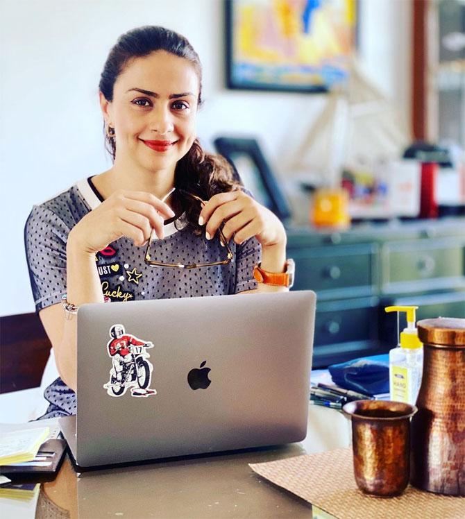 Gul Panag like every other celebrity welcomes PM Narendra Modi's decision of the 21-day lockdown amid the coronavirus outbreak. Gul took to her Instagram account to share some ways to make work from home easier for her followers. She wrote, 