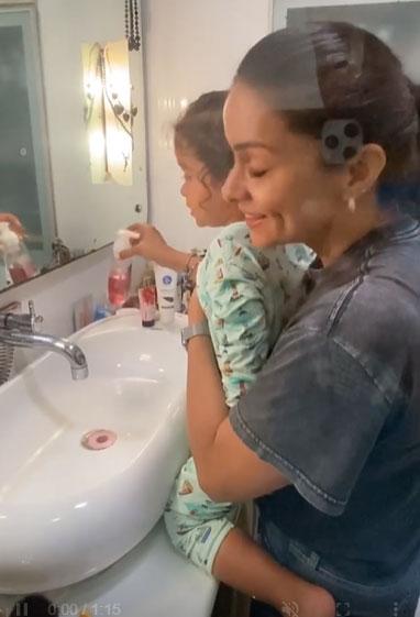 Gul Panag also took up the #safehands challenge, that Ranveer Brar had given. Gul was seen washing her hands with her son Nihaal in the video that she shared and wrote, 