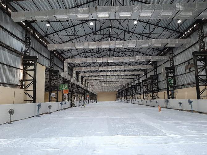 Amid the rising number of coronavirus cases, a Mumbai resident celebrated Chaitra Navratri by a digital havan. The woman, identified as Jayashree Ballikar called up her priest and convinced him for a 'digital havan' on Maha Ashtami. Post which, on Wednesday, Ballikar performed the havan via video call on WhatsApp with her priest Santosh Joshi. The digital havan lasted for nearly two and a half hours.