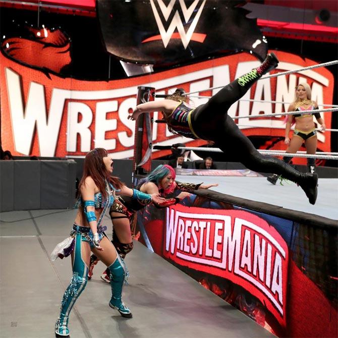 Asuka and Kairi Sane defended the Women's tag team titles against Nikki Cross and Alexa Bliss