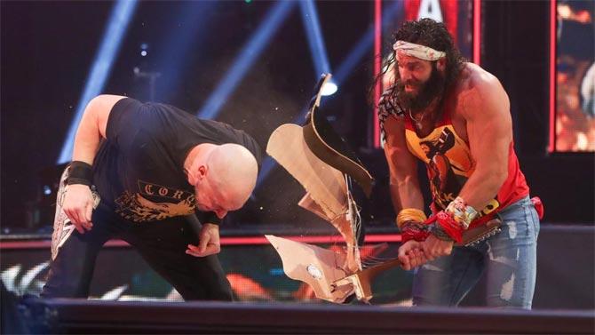 Elias finally managed to get the better of King Corbin at WrestleMania 36 by picking up a win in a singles bout.