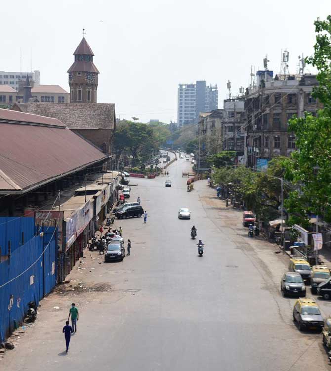 Crawford Market
One of the busiest markets in Mumbai, the Crawford Market has been a haven for bulk shoppers looking for the best of items in cheap prices. The lockdown brought a temporary full stop on the sales here.