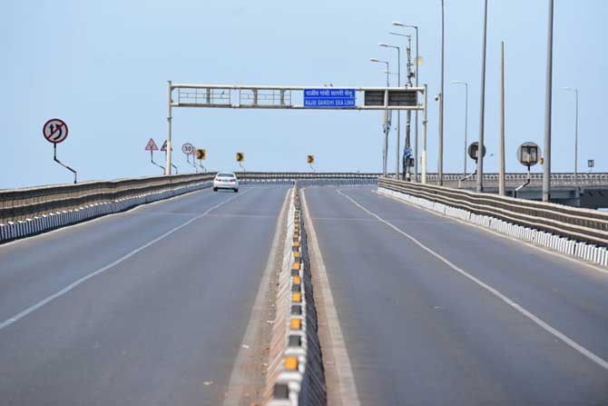 Bandra-Worli Sea Link
Another of the city's symbol after the Gateway of India, the Rajiv Gandhi Sea link, popularly known as the Bandra-Worli Sea Link, has been helping motorist save time while helping them reach the other side in five minutes. The stretch is empty with no motorist travelling due to the lockdown. 