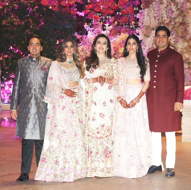 





Anant Ambani who was appointed as a member of the Badrinath Kedarnath Temple Committee by Uttarakhand Chief Minister Trivendra Singh Rawat in March 2019 is extremely close to his mother, Nita Ambani.





