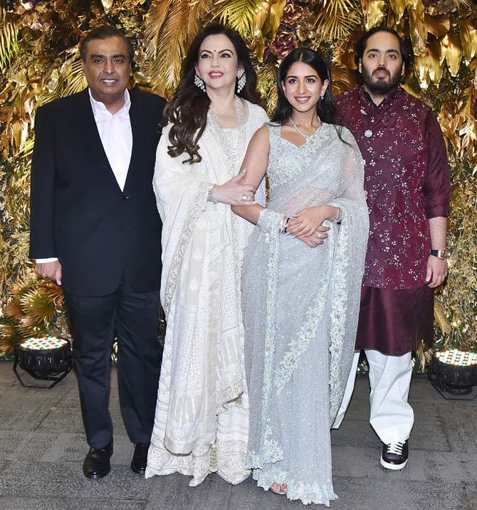 Anant received unflinching support from his parents while he was on a weight-loss spree and lost nearly 108 kilos in a span of 18 months. According to reports, his mother would support him with his exercise and changing his diet.