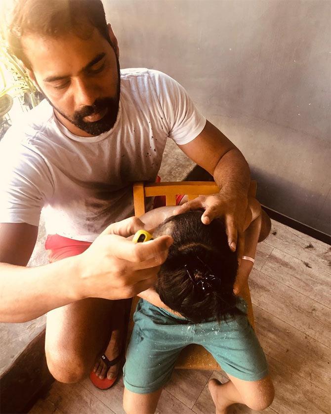 Keeping the kids safe is what every parent is thinking right now! In one of the posts, Shabbir Ahluwalia also turned a hairstylist for his little ones. 