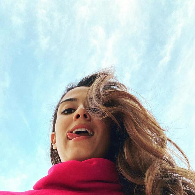 Mira Kapoor, Shahid Kapoor's wife has been sharing some pretty pictures on Instagram along with quite witty lines as her captions. Look on the bright side. When the coronavirus news broke in the country, Mira posted a bright picture and captioned it, 