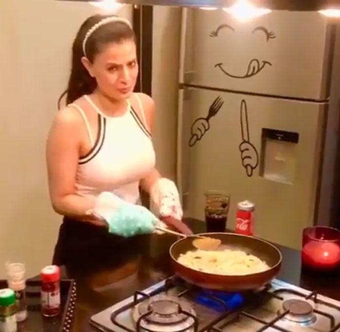 Amesha Patel also tried her hand at cooking pasta, she shared videos of her cooking and wrote, 