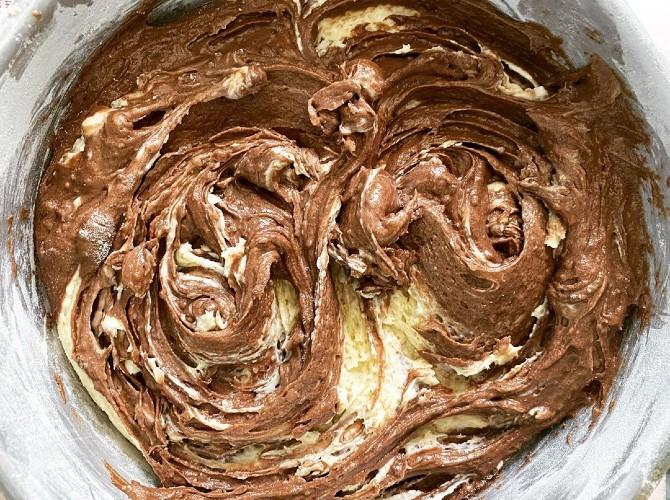 Mira Rajput: If you think Kriti's dessert looks great, then how about marble cake prepared by Shahid Kapoor's wife Mira Rajput? Sharing the picture of her preparation, the star wife captioned it, 