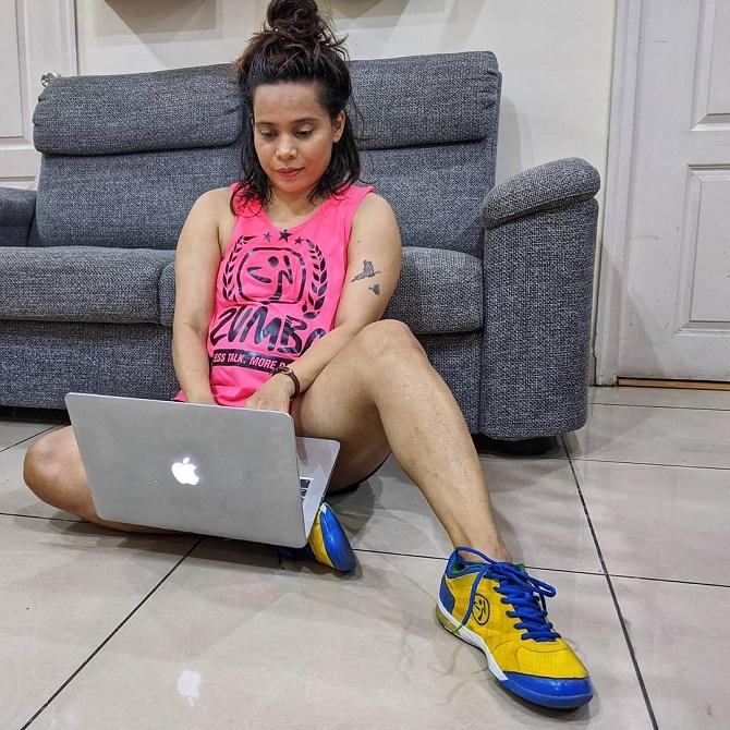 Zumba expert and coach Sucheta Pal posted a picture of her taking virtual Zumba classes post lockdown.