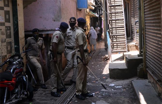 On Day 20 of the nationwide lockdown, India reported 905 new cases of coronavirus taking the country's tally to 9352. With 2,064 cases Maharashtra continued to be the worst affected state followed by Delhi with 1,154 cases and Tamil Nadu with 1075 cases. In what could be a ray of hope, 25 districts across 15 states did not report any case in the last 14 days.