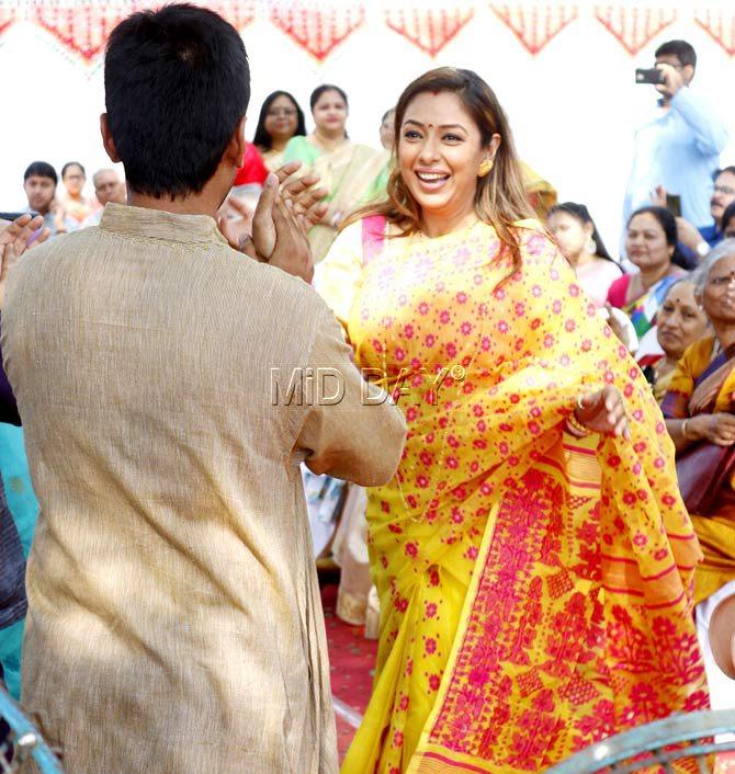It was in 2003 when Rupali Ganguly got her first major break in Sanjivani as the quintessential vamp. Before Sanjivani, she was offered many roles in TV, but most of them were very similar which required her to use buckets of glycerine. And it did not excite Rupali at all! She truly loved the negative aspect in Dr Simran's portrayal and so did the audience! They loved to hate her.