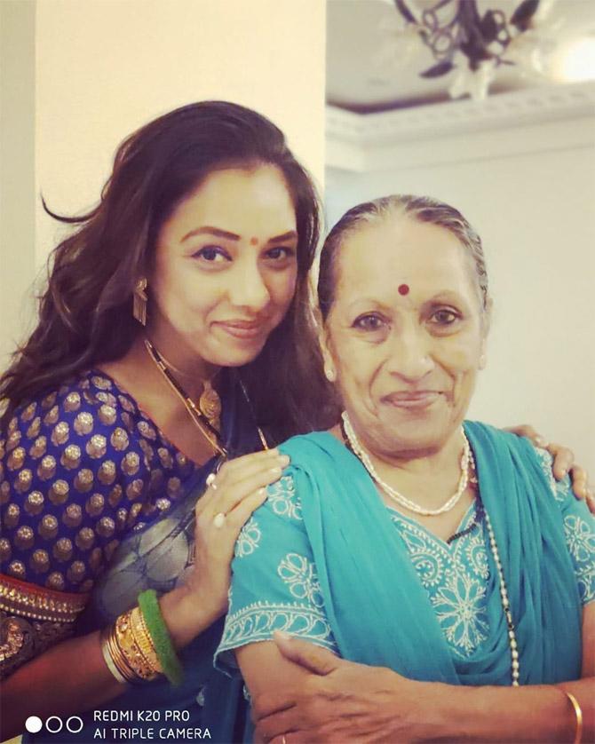 Guess what? Rupali secured 89 per cent, and failed to change her father's mind. Apparently, Anil Ganguly set a fresh target for her twelfth standard, indirectly pushing Rupali's film aspirations under the carpet.
In picture: Rupali Ganguly with mother Rajni Ganguly 
