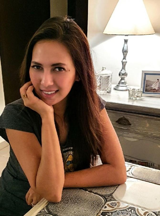 On individual part, the duo have been regularly sharing motivational videos and giving us insights of their quarantine on Instagram. Rochelle shared one such video in which she is giving us some important tips to stay positive amid the coronavirus outbreak. 