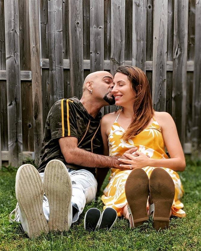 In August 2019, Raghu Ram announced that he and his wife Natalie Di Luccio are expecting their first baby together. He captioned the image: 