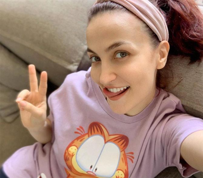 Elisabet Elli AvrRam is having a gala time being at home. One should really learn how to be occupied and keep yourself happy at such difficult times. 