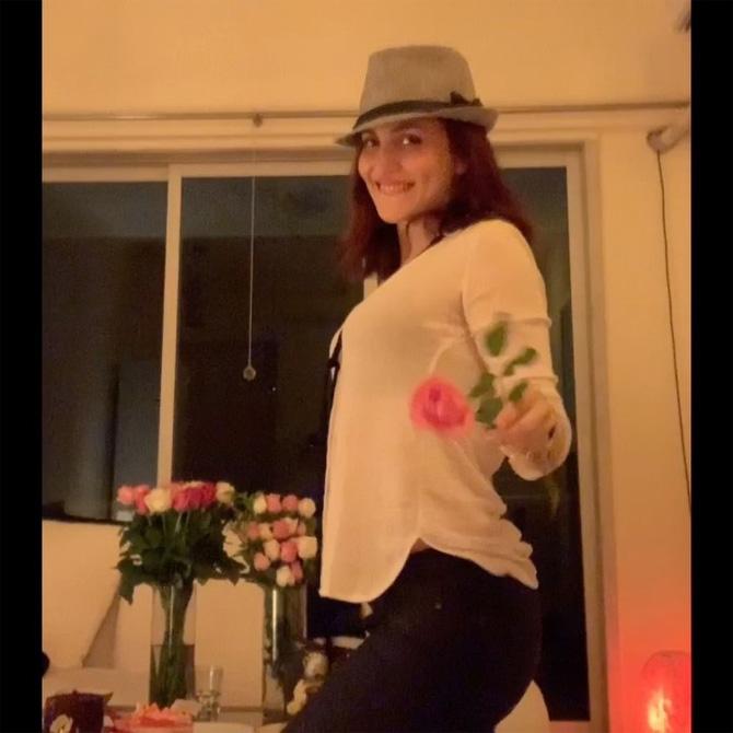 Elisabet Elli AvrRam also shared a video of her dressed into Katrina Kaif's avatar from Sheila Ki Jawani. 