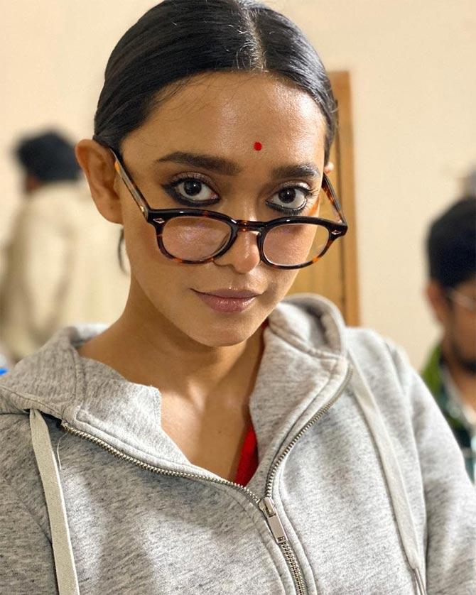 Sharing the picture on social media, Sayani Gupta wrote, 
