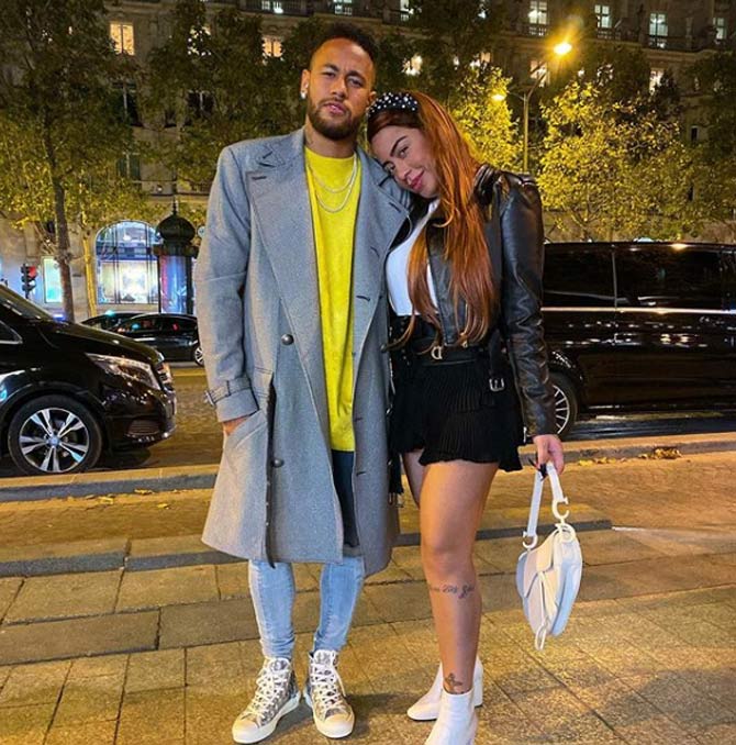 We are all aware that Neymar is a huge fashion icon and known for his style statements. But Neymar's sister Rafaella can really give him a run for his money with her own set of style, we must say!
