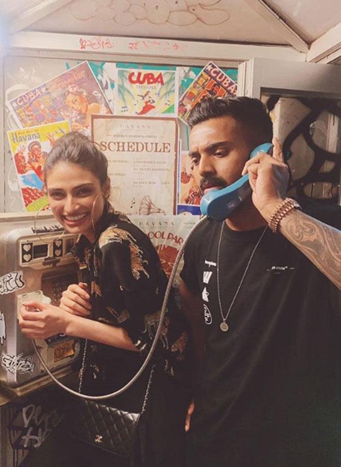 KL Rahul shared this photo on Instagram with his rumoured girlfriend Athiya Shetty and had a funny caption for it - Hello, devi prasad....?