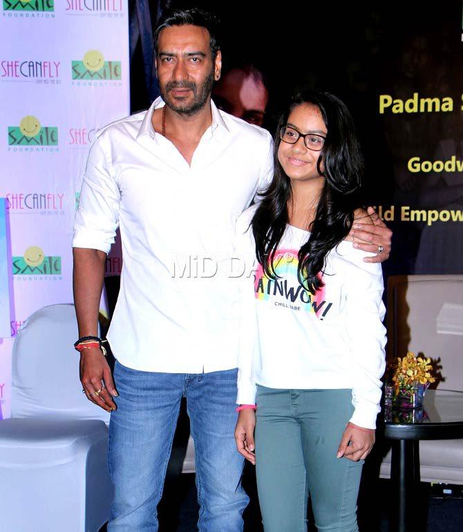 Nysa Devgan is a complete travel buff and loves to watch comedy movies. Papa Devgn too has been part of greatest comedy hits including - Golmaal franchise, Rascals, Total Dhamaal, De De Pyaar De, Bol Bachchan, to name a few! Nysa had even loved Ajay's Toonpur Ka Superrhero. The duo used to even binge-watch Tom and Jerry together on Television when Nysa was a child.