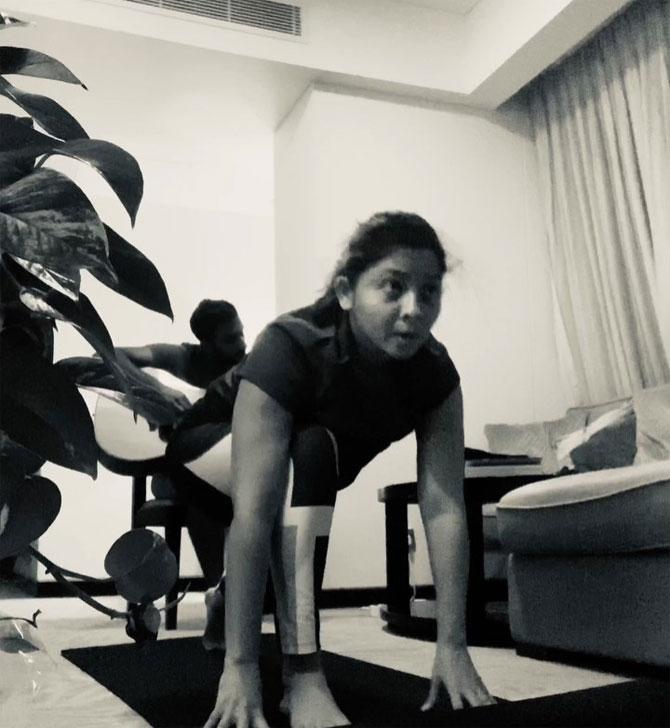 On the day of Gudi Padwa, Sonalee Kulkarni shared a video of her doing Surya Namaskar at home and also said how it has disease-fighting capabilities. She also revealed that she has been doing 108 Surya Namaskar at home every day. Sonalee further added that the music in the background helps her maintain mental stability.