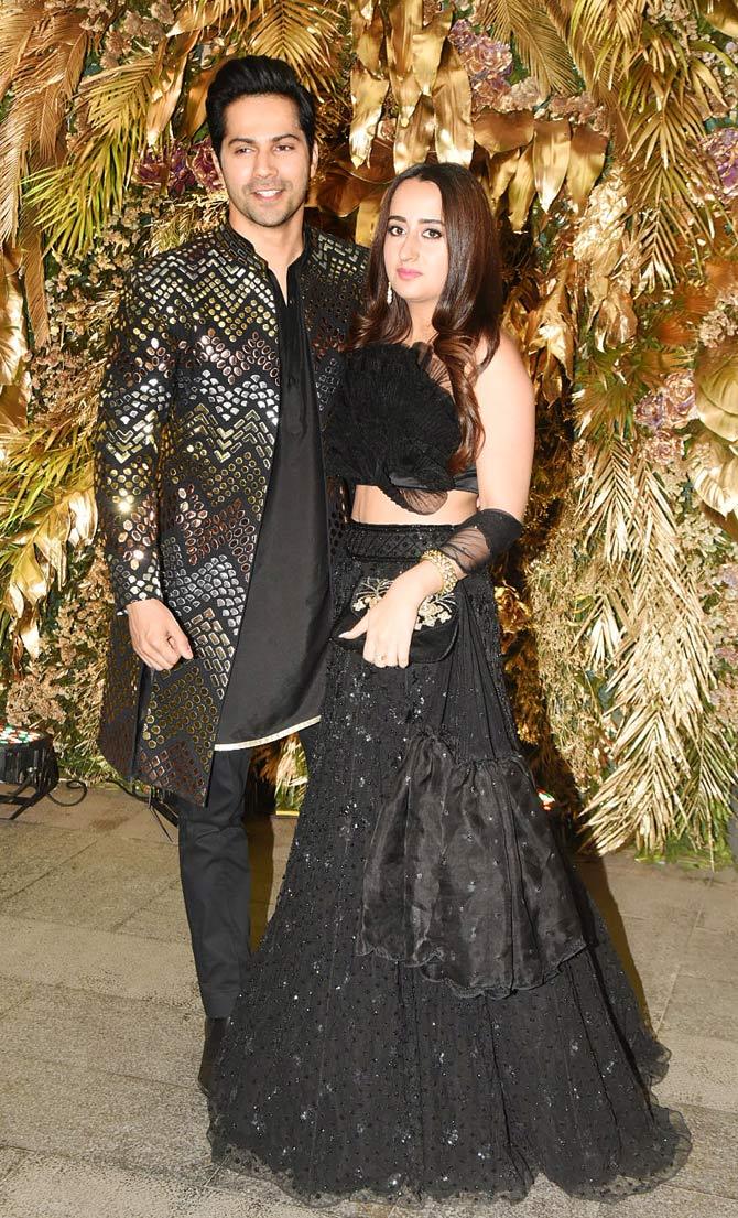 Now, let's talk about the much-in-love couple and their adorable love story. Varun Dhawan and Natasha Dalal have been dating for quite some time now, but not many know the details about their relationship. Why, do you ask? Its because the couple managed to keep their relationship under the wraps for the longest time. Varun and Natasha, despite being popular in their own professional lives, prefered to maintain a low-key relationship. This is one of the many reasons that makes Varun Dhawan and Natasha Dalal one of the cutest couples of Bollywood.