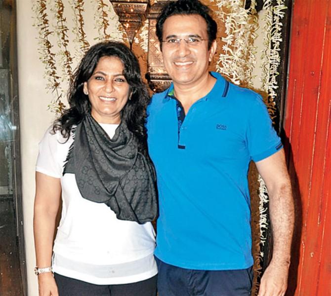 Archana Puran Singh-Parmeet Sethi: Parmeet Sethi became a household name after he played the character of Kuljeet in Shah Rukh Khan-starrer Dilwale Dulhania Le Jayenge, while Kuch Kuch Hota Hain's Miss Braganza is hard to forget. The couple got married in 1992 much before their stardom. Together, the pair has spread love in a number of films on-screen, which includes the cult classic Jhankaar Beats (2003), Mela (2000) and Bad Luck Govind (2009).