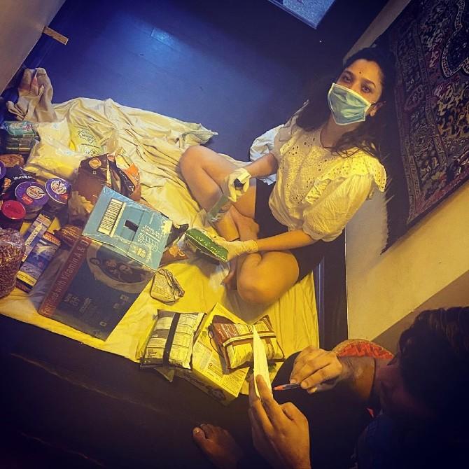 Ankita isn't just into fun and play during her quarantine time. She also updates her with the does and don'ts about coronavirus. She shared a picture in which she can be seen sanitizing her stuff before using it. 