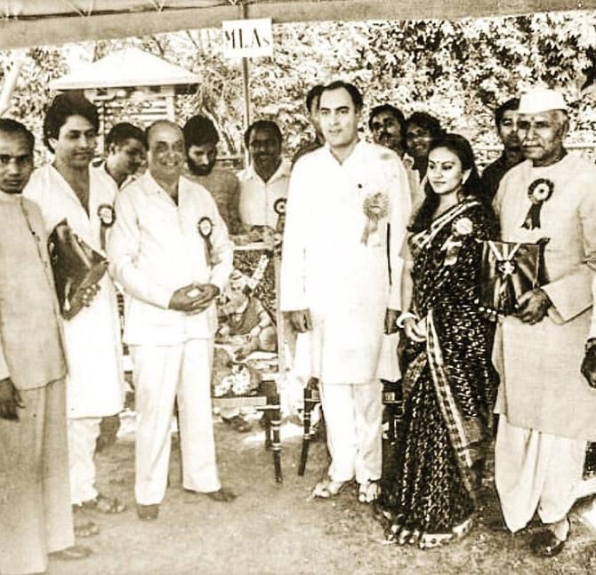 Though the mythological show was an instant hit, the entire Ramayan cast got to know their popularity after three months when they were been called by Rajiv Gandhi to Delhi for felicitation.