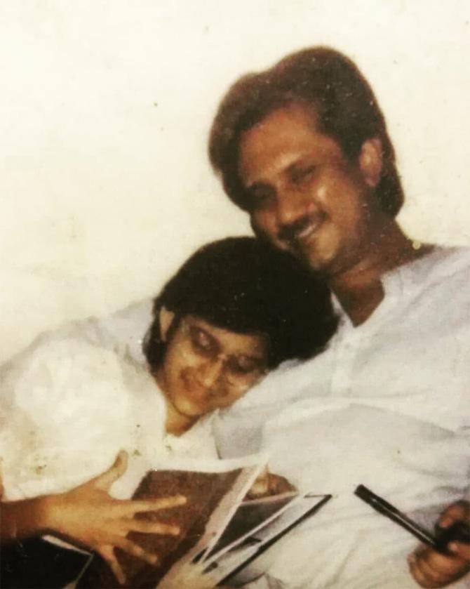 Smilie shared this throwback picture with her father on Instagram and wrote alongside, 