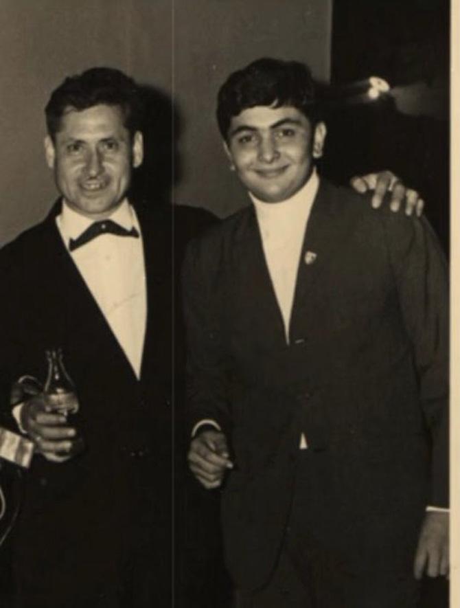 Throwback picture from the premiere of Mera Naam Joker. Rishi Kapoor shared this picture and captioned it: 