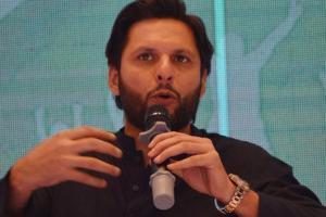 Afridi backs Akhtar's IND-PAK proposal, says Kapil's resply a surprise