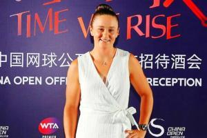 COVID-19 lockdown: Tennis babe Ashleigh Barty is happy for family time