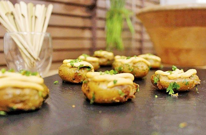 Herb roasted baby potatoes with garlic aioli