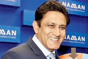 Anil Kumble contributes in battle to 'bowl out' COVID-19