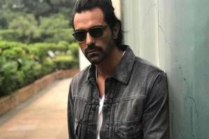 Arjun Rampal extends helping hand to provide PPE kits to BMC workers