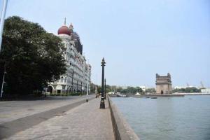 Famous Mumbai hotspots wear a deserted look amid Coronavirus lockdown