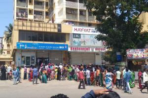 People receive SMS of Rs 500 credited, line up outside banks in Malwani
