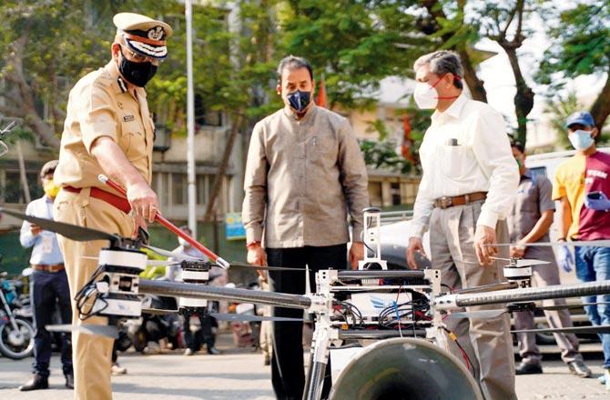 Cops demonstrated the drones to Home Minister Anil Deshmukh on Tuesday. Pics courtesy/Mumbai Police