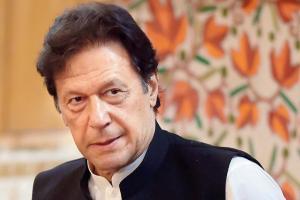 Imran revamps media team amid mounting criticism over COVID-19 crisis
