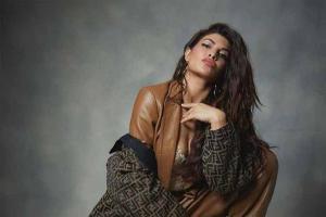 Jacqueline Fernandez provide supplies to 2,500 families in Mumbai