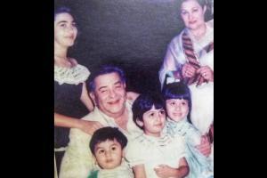 Kareena shares a throwback photo of the 'OG posers' of the family