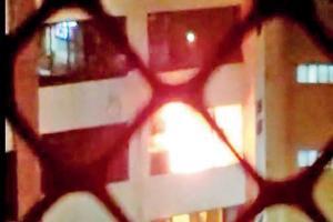 9baje9minute: Balcony in Andheri West catches fire